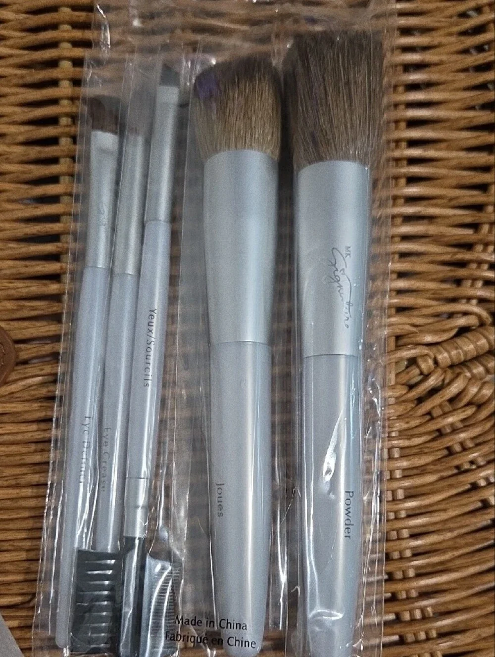Mary Kay Signature Black and Pink Travel Makeup Brush Set & Lipstick